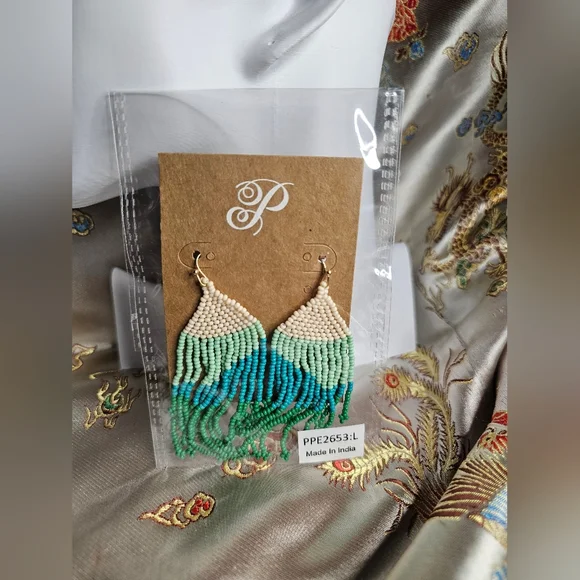 Boho Seed bead Triangle Color Block Fringe Earring NWOT - Picture 3 of 3